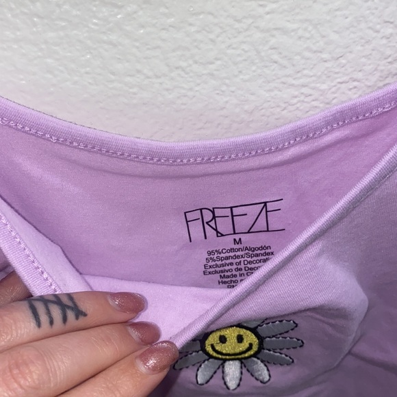 Daisy Crop Top - Picture 3 of 6